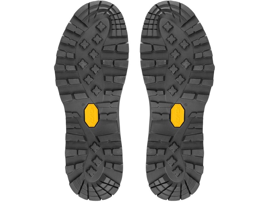 Ankle footwear BESTARD 2115 Krypton Mid: The Krypton Mid walking shoe is lightweight, comfortable, and highly resistant to wear and tear. The shoe is made from breathable and very…