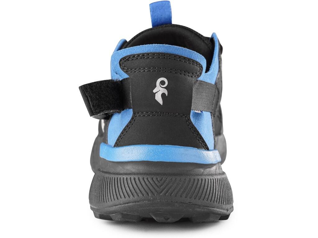 Sandals CXS REG: Lightweight outdoor sandals with a closed toe, quick lacing system, and durable outsole for comfortable movement in varied terrain. The breathable upper and side…