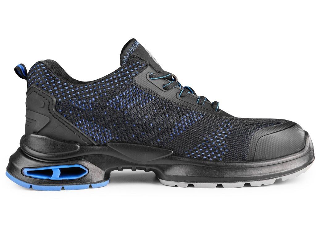 Low footwear CXS LAND HITRA LG O2: Work low-cut shoe with LG (Ladder Grip) outsole certified for use on ladders. The upper is made of lightweight knit with TPU elements, offering…