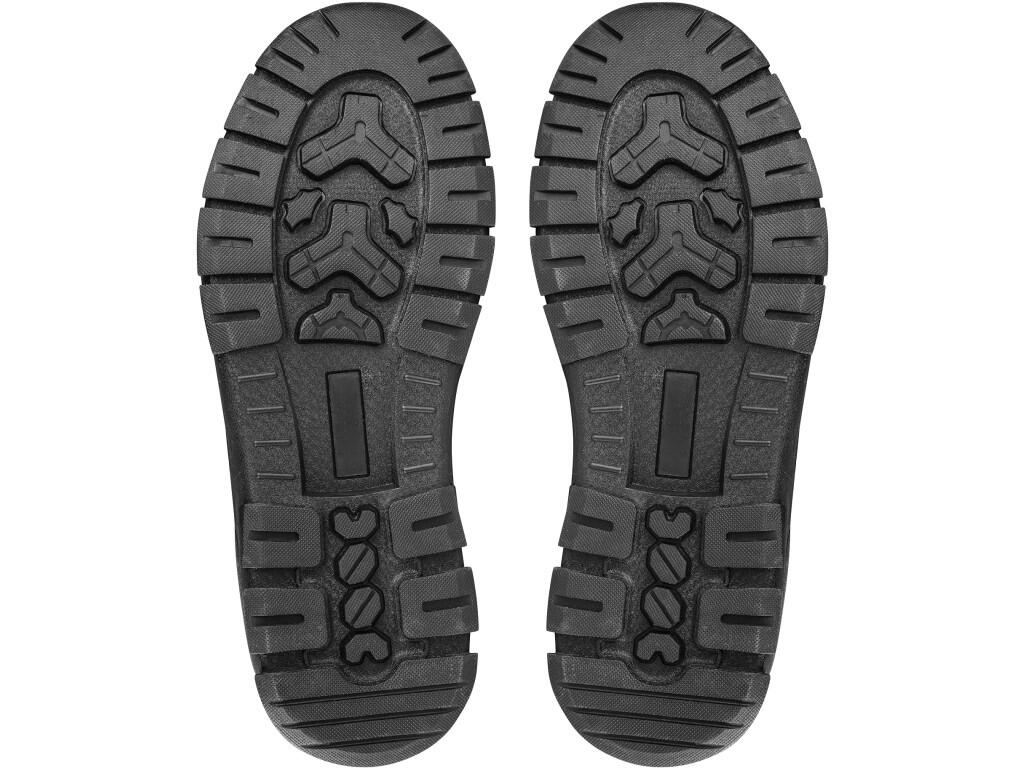 Semi-shank footwear CXS WINTER BEAR: Stylish winter mid-cut boots insulated with faux fur for high comfort during freezing days. The water-resistant upper made of synthetic leathe…