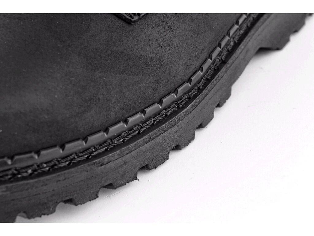Ankle footwear INDUSTRY: Ankle footwear, winter, leather without steel toe cap, reflective accessories. Material: 1,6 - 1,8 mm cow hydrophobic split embossed leather upper, Cambre…