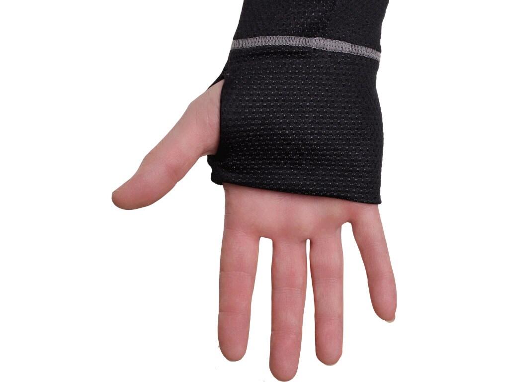 T-shrirt COOLDRY: Functional underwear transmits moisture from the skin to the outer surface of the fabric thanks to fabric called Cooldry. It has a quick-dry performance, which e…