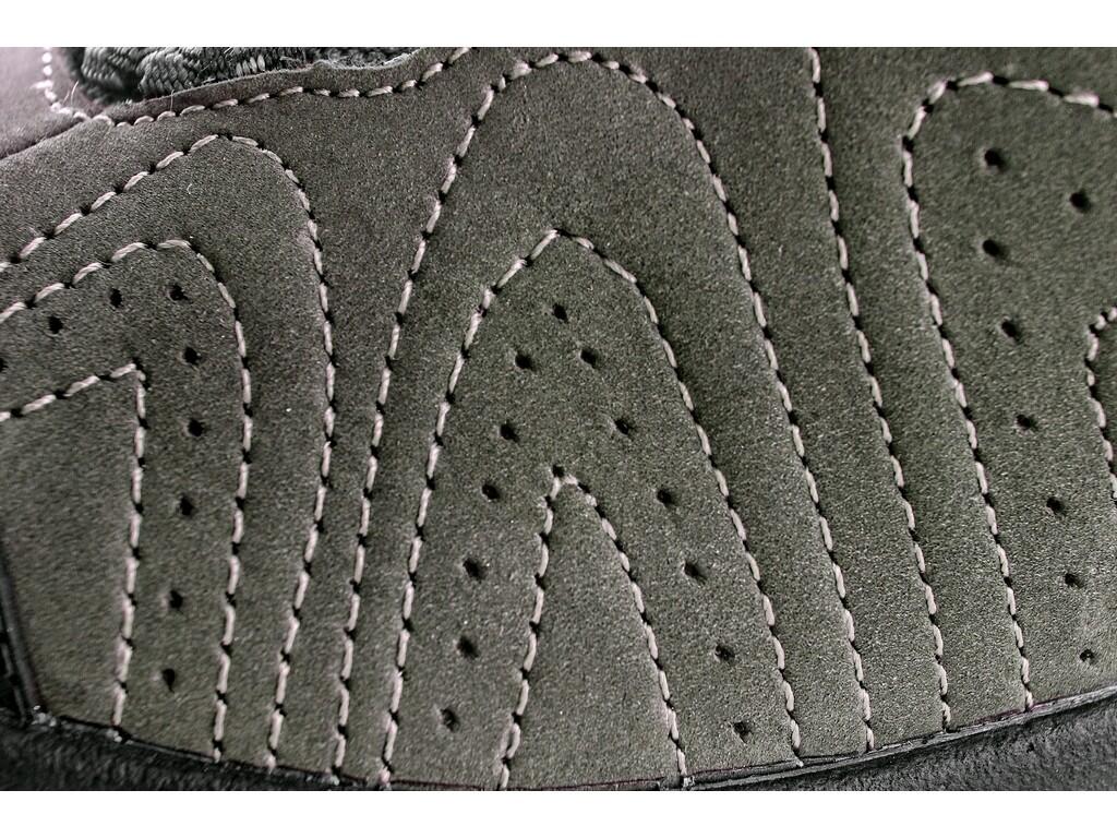 Leisure low footwear: Leisure low footwear, combined, reflective accessories. Material: upper made of quality 2,2mm thick nubuck leather upper with waterproof membrane GOTEX, comb…