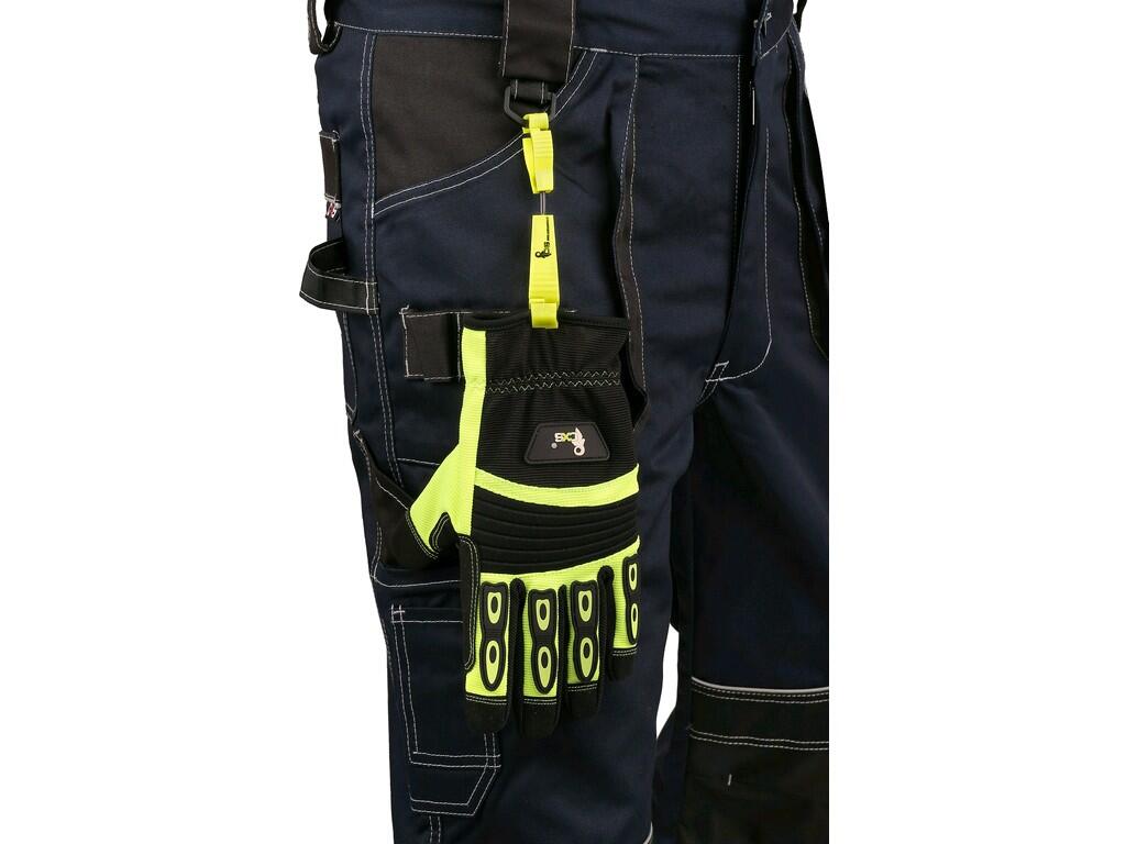 Clip for hanging small items on clothing: Plastic clip for hanging gloves, keys and other small items on work clothing, backpack, etc. It offers an ideal solution to avoid loosing…