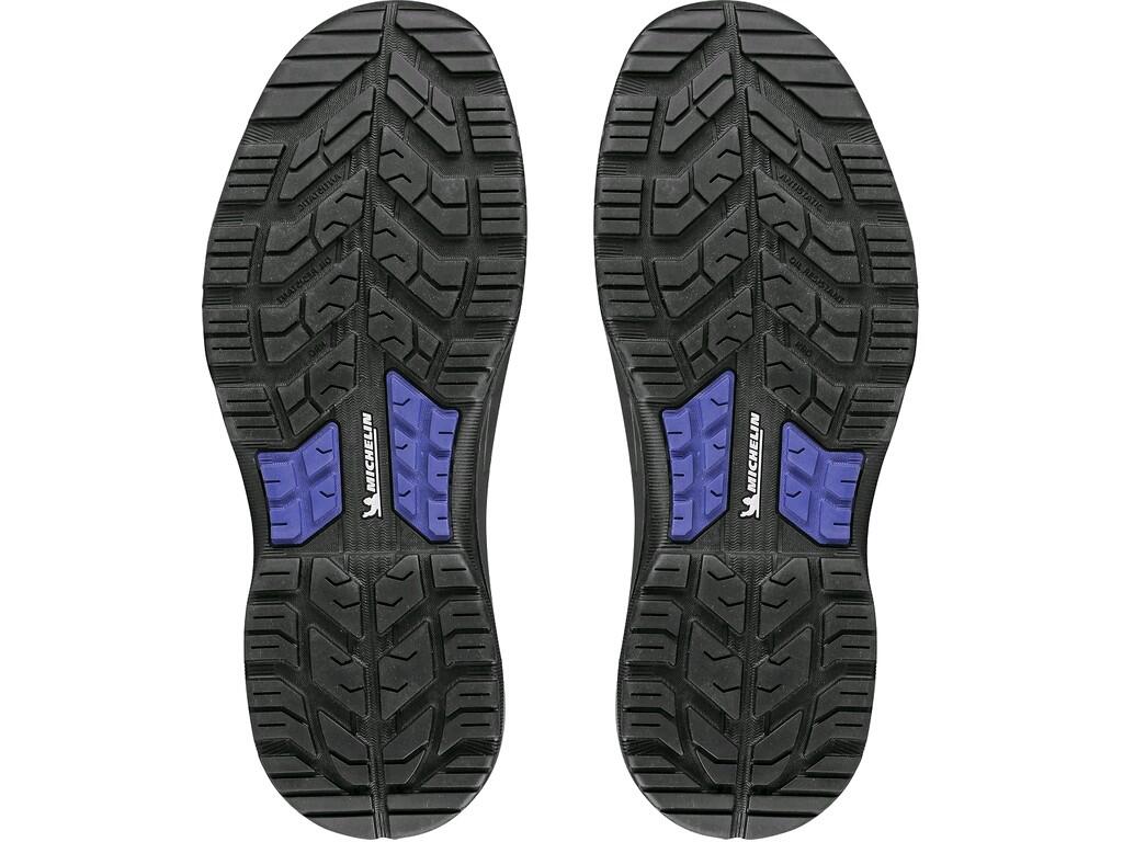 Low footwear CXS MICHELIN SARNO S3: Low safety footwear, combined, fiberglass toe cap and Biagioli Zero Perforation anti-penetration textile insole, reflective accessories. Materi…