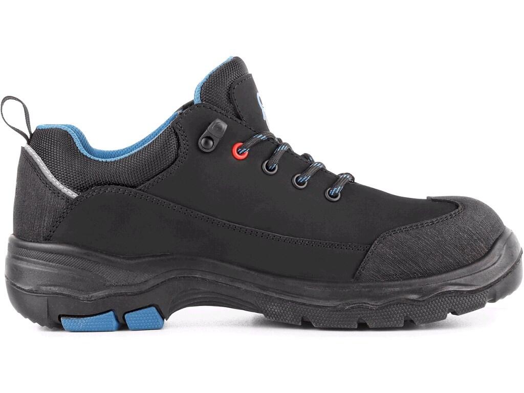 Low footwear CXS LAND FYN S3S: >Low cut safety footwear with composite toe cap and textile antipenetrating insole, reflective accessories. Material: upper made of 1,8 - 2 mm hydro…