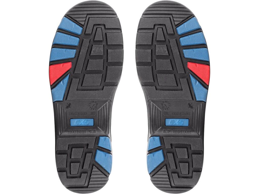 Low footwear CXS LAND FYN S3S: >Low cut safety footwear with composite toe cap and textile antipenetrating insole, reflective accessories. Material: upper made of 1,8 - 2 mm hydro…